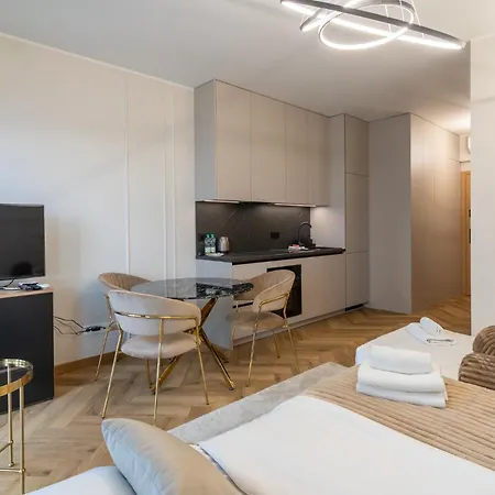 Global Park Beige Chic By Bookinghost كاتوفيتسه