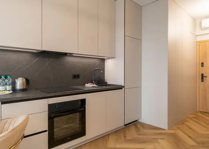 Global Park Beige Chic By Bookinghost شقة كاتوفيتسه